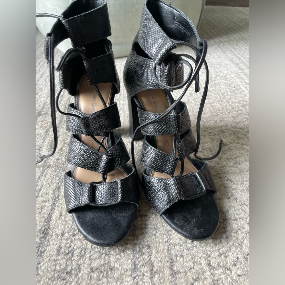 Women’s Gianni Bini Black Lace up Heels 7M